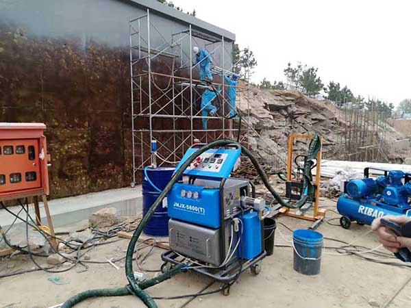 聚脲噴涂機(jī)多少錢一臺(圖2) JNJX-H5600(T)型聚脲噴涂機(jī)設(shè)備