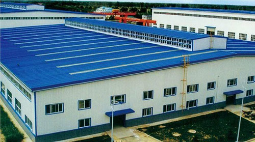 廠房彩鋼瓦防腐聚脲噴涂 高壓聚脲噴涂機(圖1) 廠房彩鋼瓦防腐聚脲噴涂